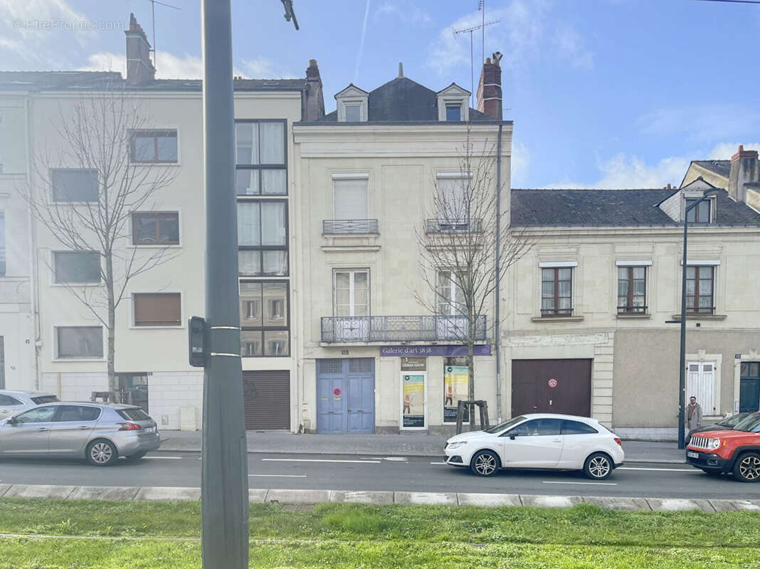 Local commercial de caractère à vendre avec cour, Bd carnot Angers - photo 3