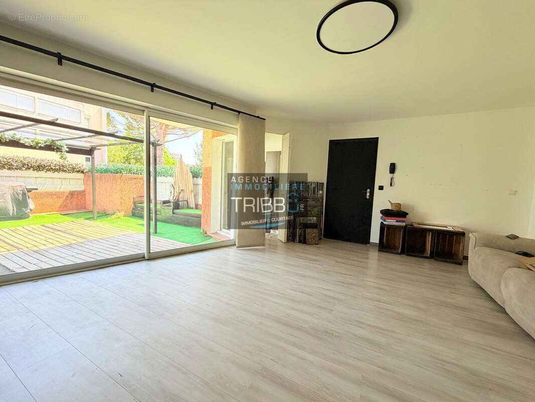 Appartement t2 de 50 m2 en rez de jardin avec grande terrasse et stationnement - perpignan - universite - photo 3