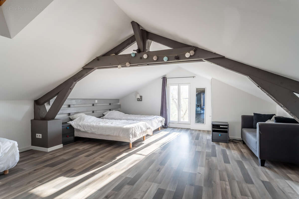 Propriété de campagne avec piscine, dépendances, garage et terrain - photo 26