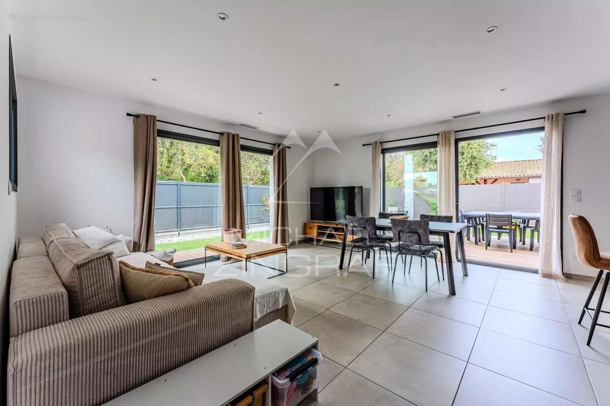 À deux pas du Bassin, une villa moderne prête à vivre - photo 6