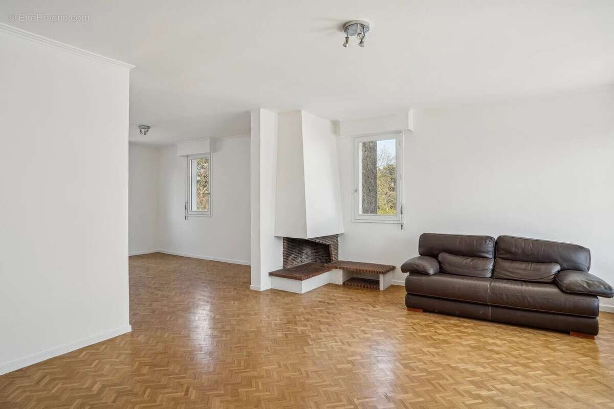 Appartement à CHARBONNIERES-LES-BAINS