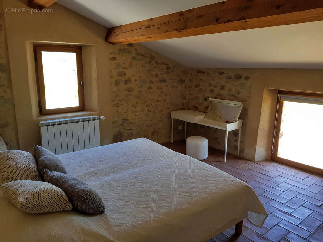 Maison à FORCALQUIER