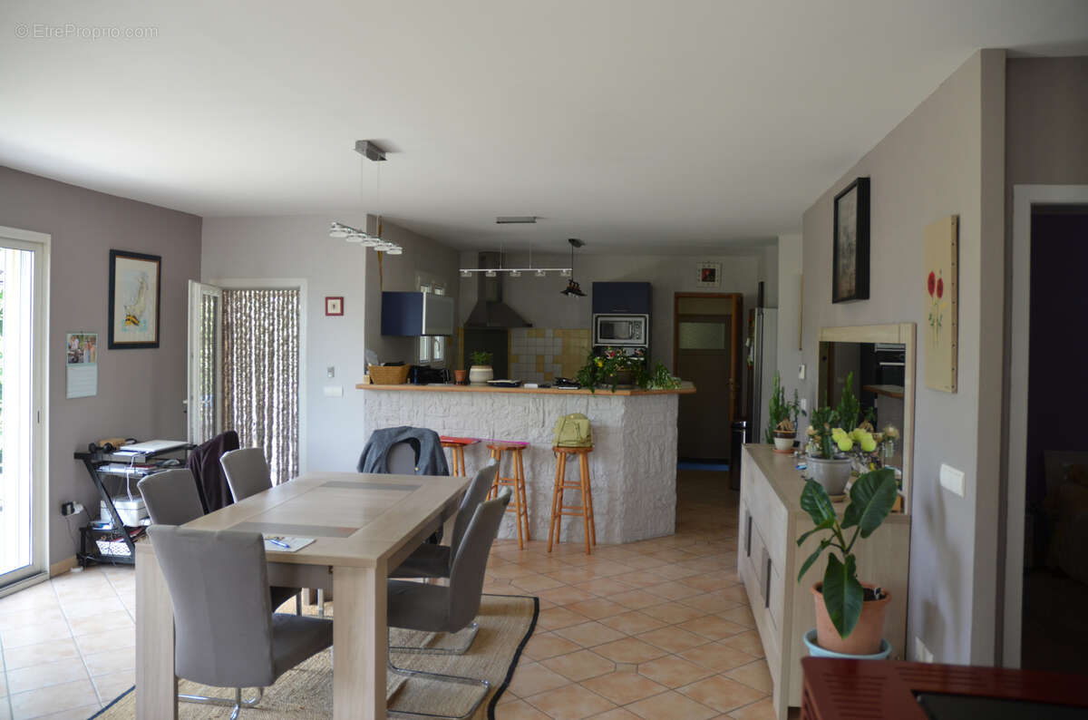 Maison à ISSAMOULENC