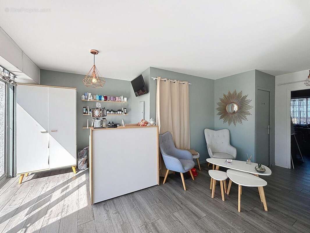 Photo 2 - Commerce à EYSINES