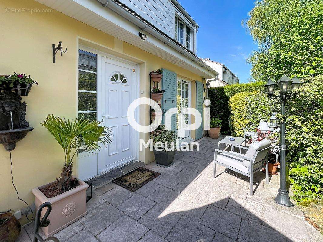 Maison à MEULAN