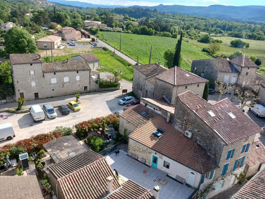 Photo 4 - Commerce à CHANDOLAS