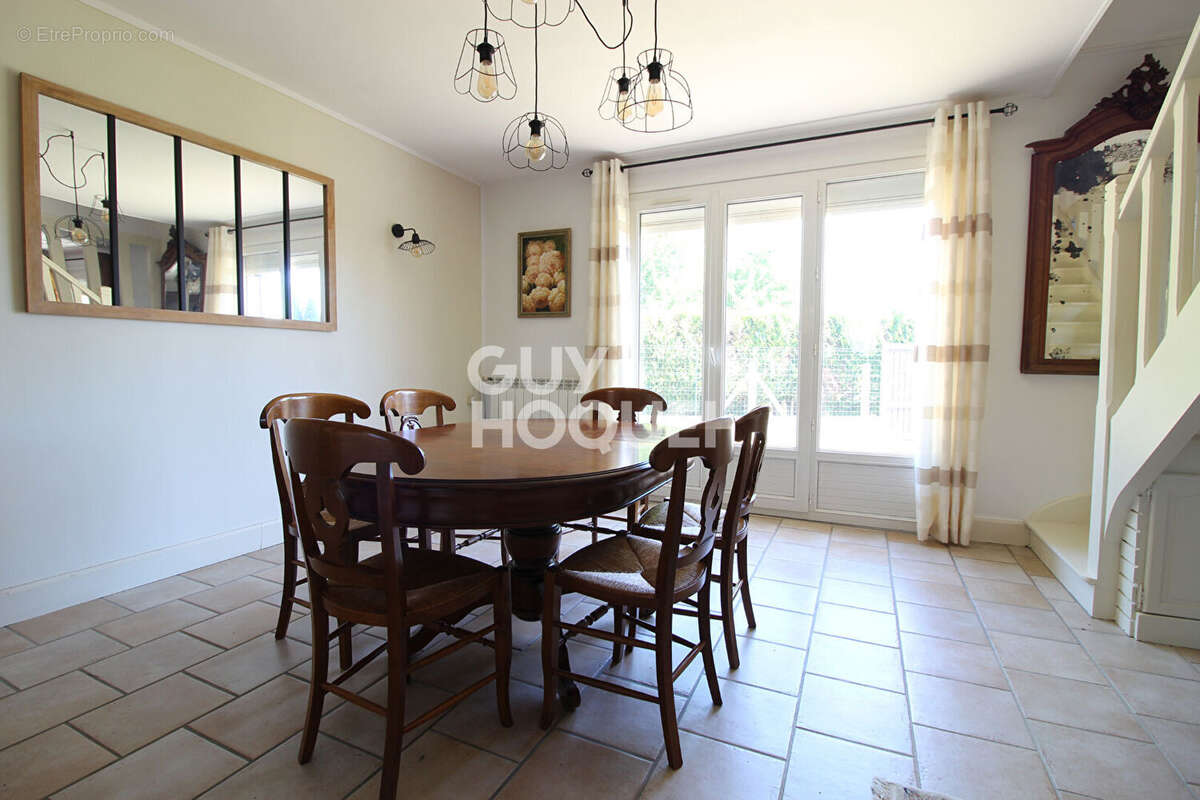Maison à VERNEUIL-L'ETANG