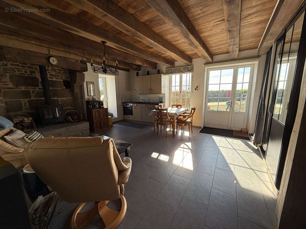 Maison à NOYAL-SOUS-BAZOUGES