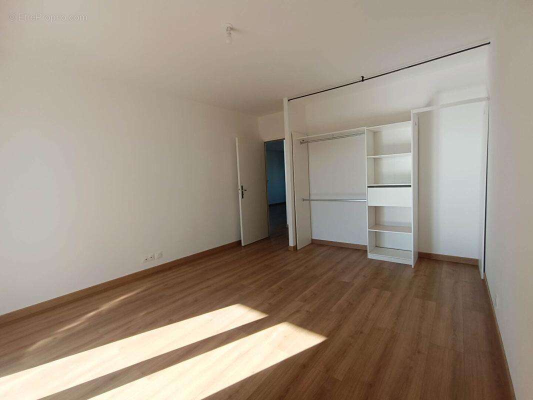 Appartement Istres 4 pièce(s) 101 m2 ET Terrasse - photo 10