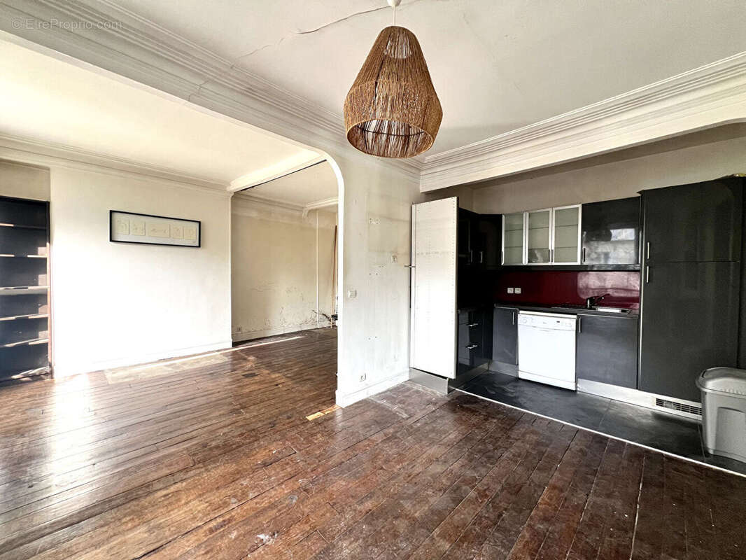 Appartement à PARIS-18E