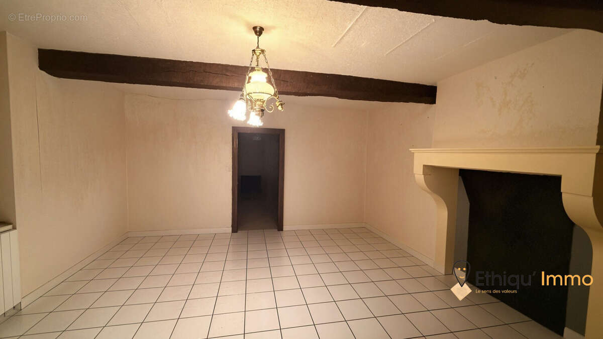 Maison à SOMMEVOIRE