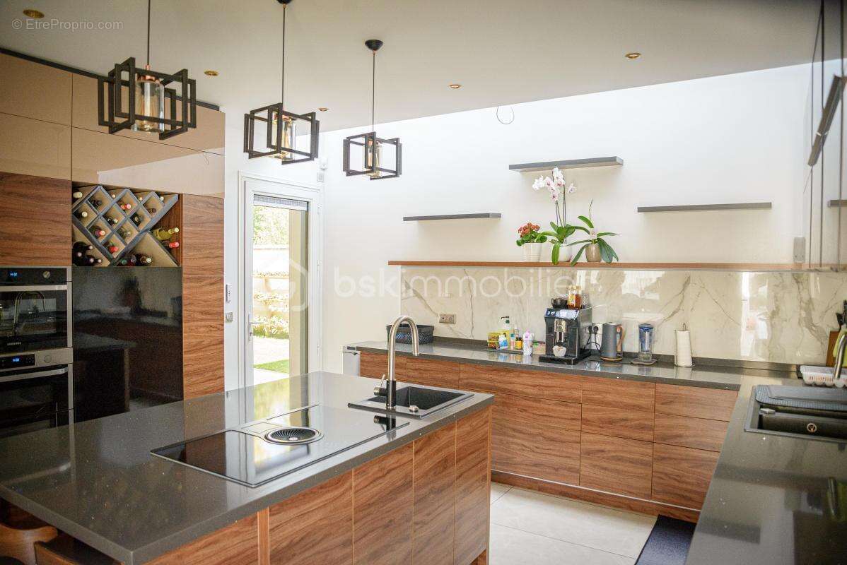 Maison à FONTAINEBLEAU