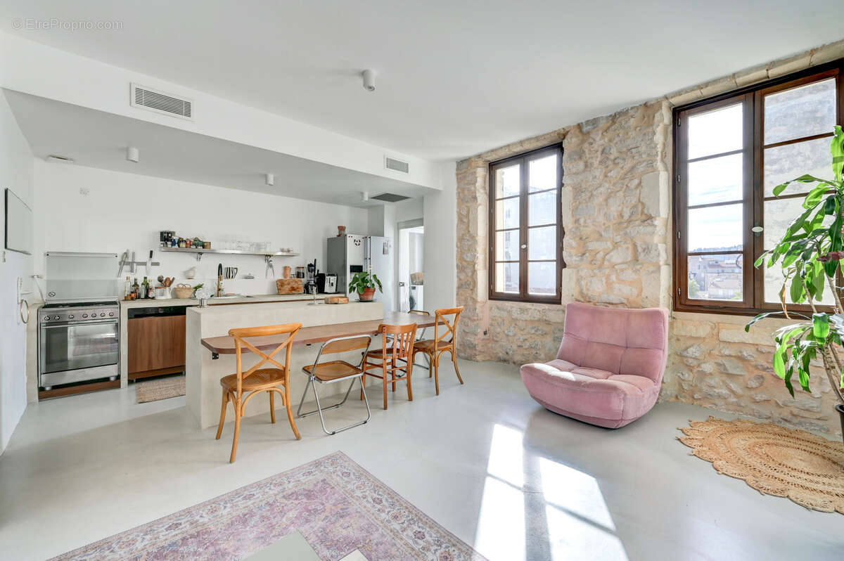 Appartement à MARSEILLE-6E