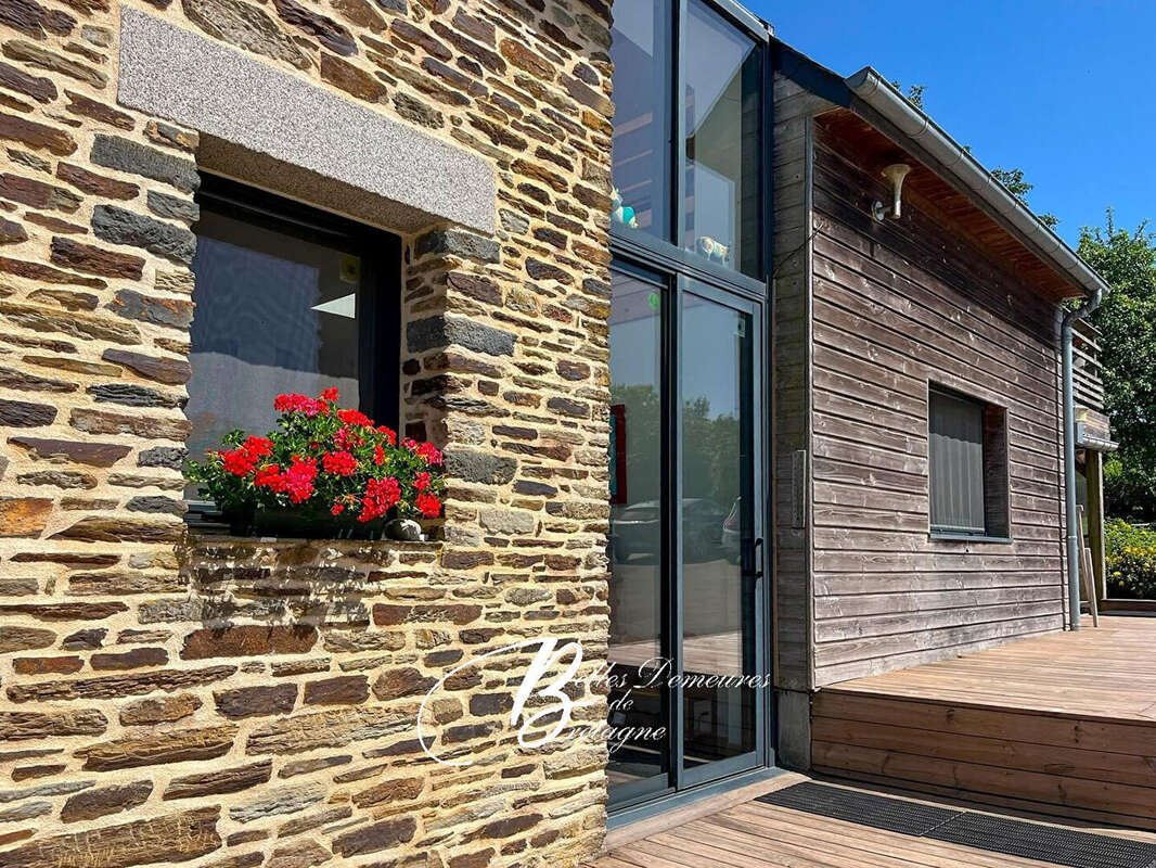Maison à QUINTIN