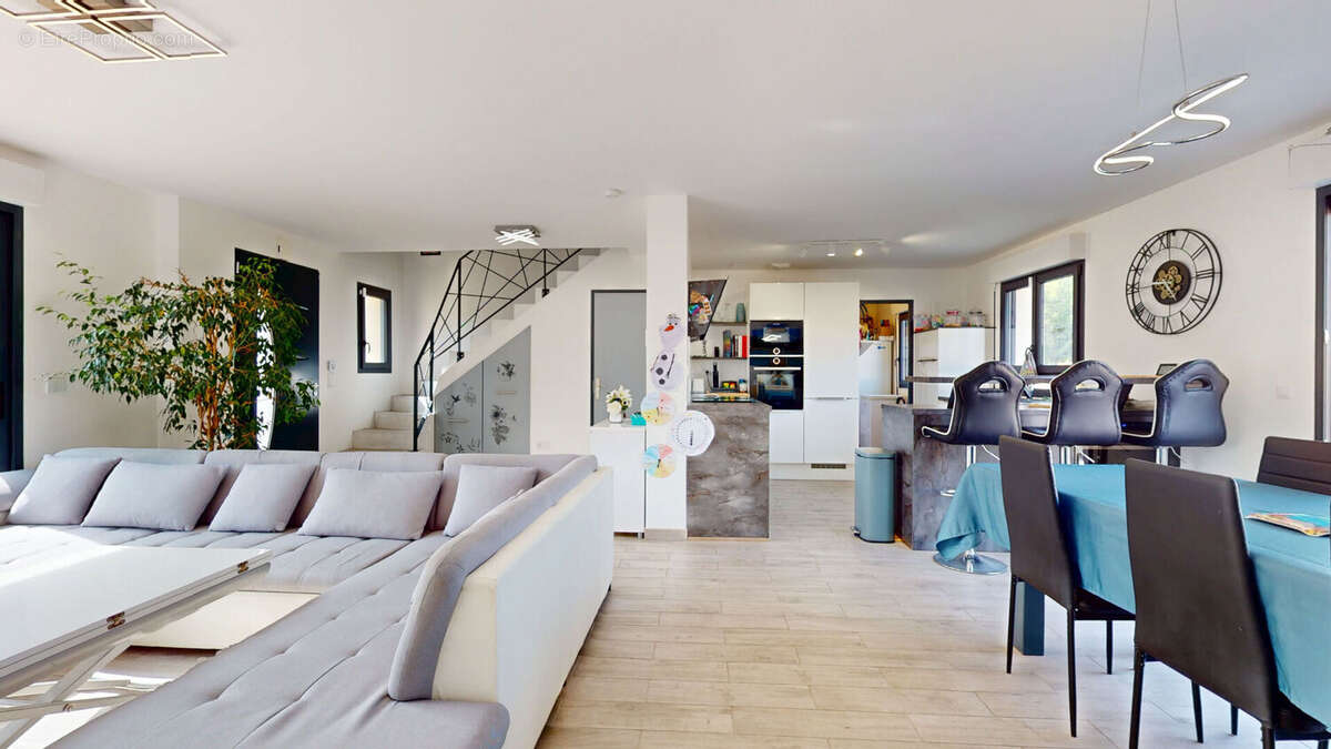 Maison de 101.45 m² à BREUX-JOUY (91650) - photo 4