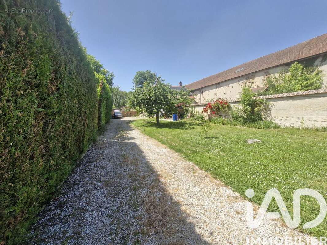 Maison 173 m² à Esclavolles-Lurey  - photo 9