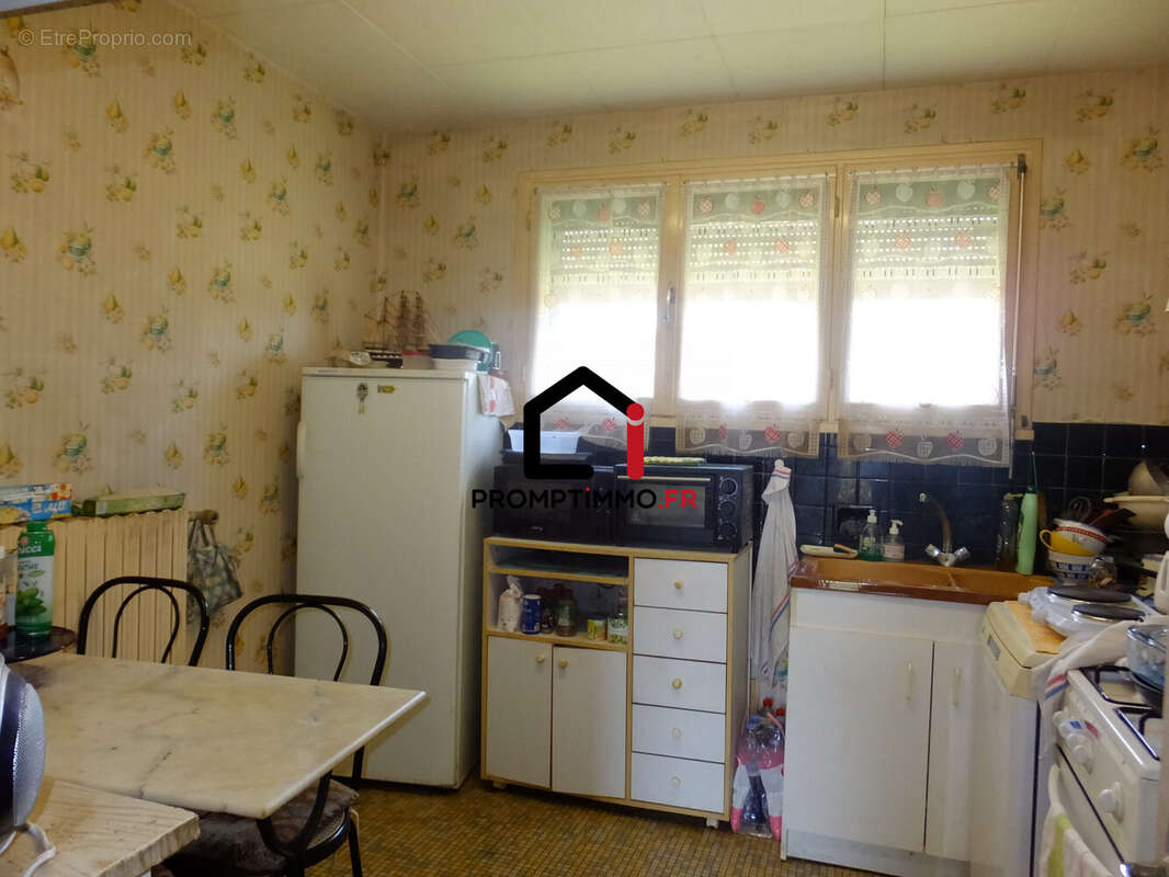Maison 70 m² à Saint-Bonnet-Troncais  - photo 7