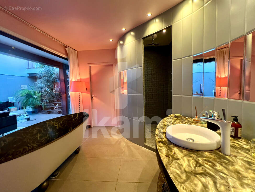 LOFT - 210 m2 - Terrasse 72 m2 - photo 9