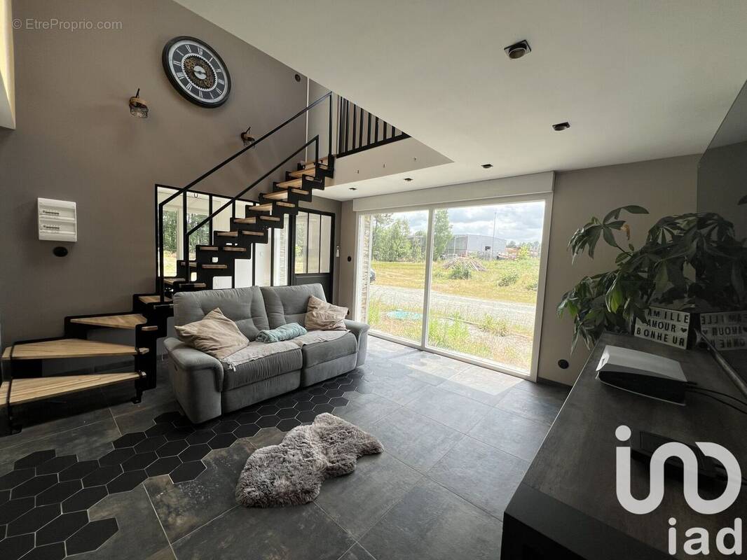 Photo 1 - Maison à MONTFORT-LE-GESNOIS