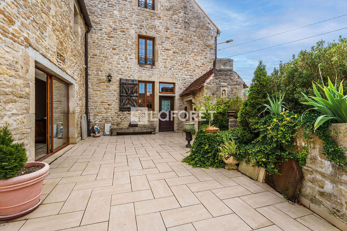 Maison à SAFFRES