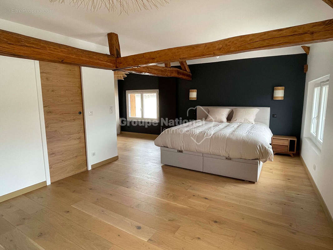 Maison à VILLENEUVE-LES-SABLONS