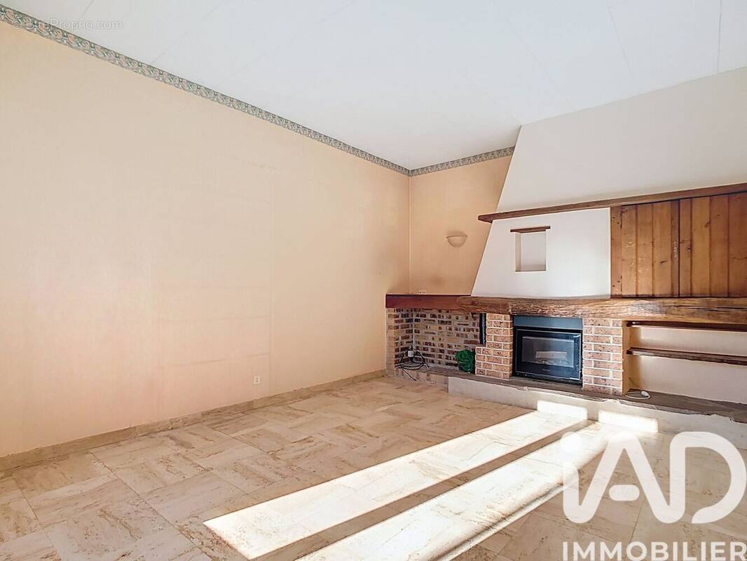 Photo 1 - Maison à LES CLAYES-SOUS-BOIS