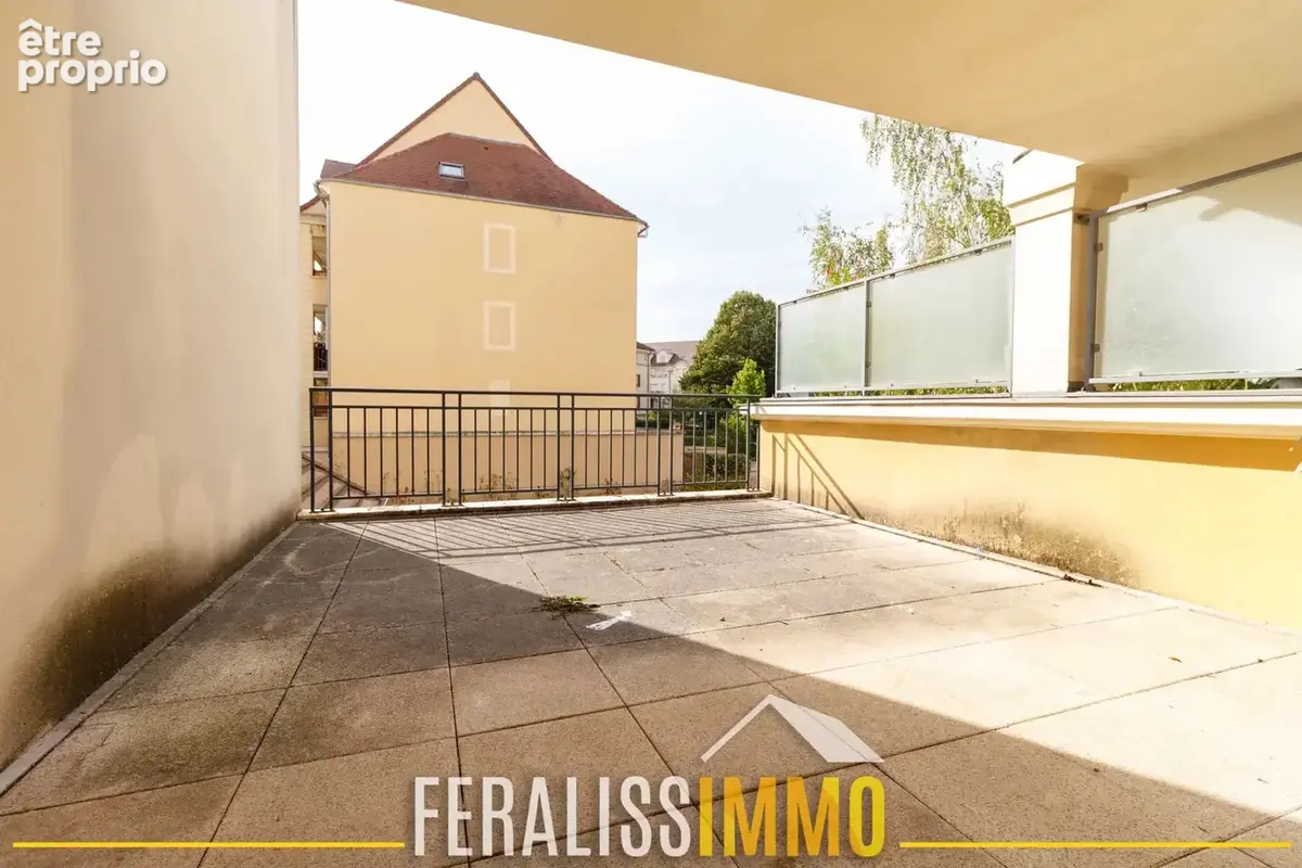 Rare ! Appartement F3 de 66 m2 avec terrasse de 23 m2 ! - photo 8
