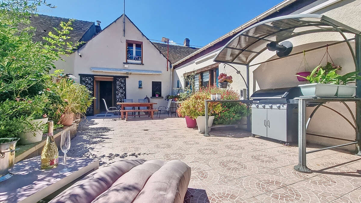 Maison à EGREVILLE