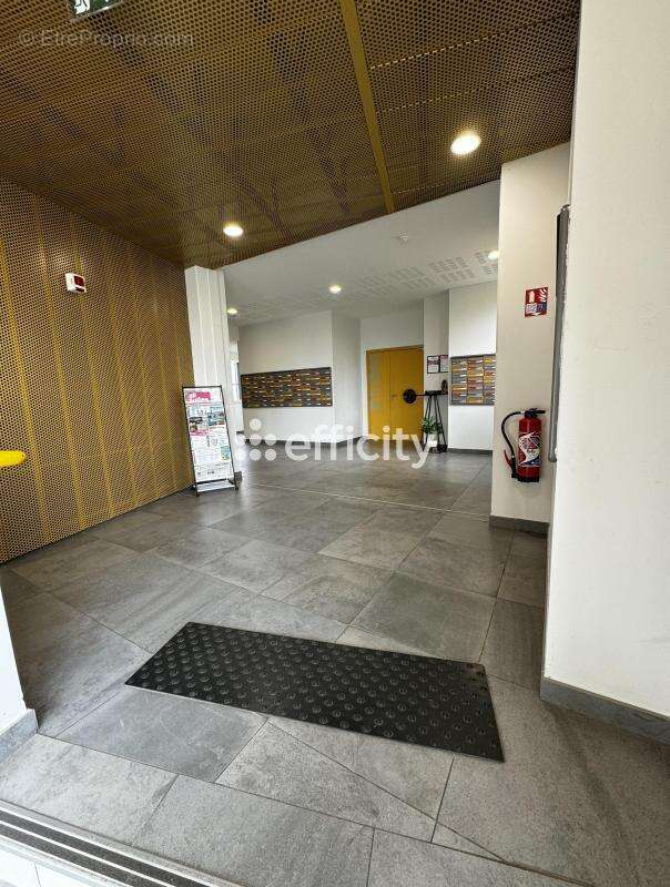 Appartement 25 m² à Aulnoy-Lez-Valenciennes  - photo 2