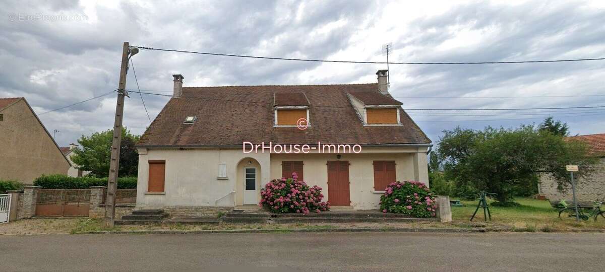 Maison à MANLAY