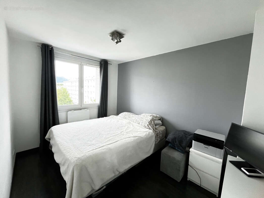 Appartement à SAINT-MARTIN-D'HERES