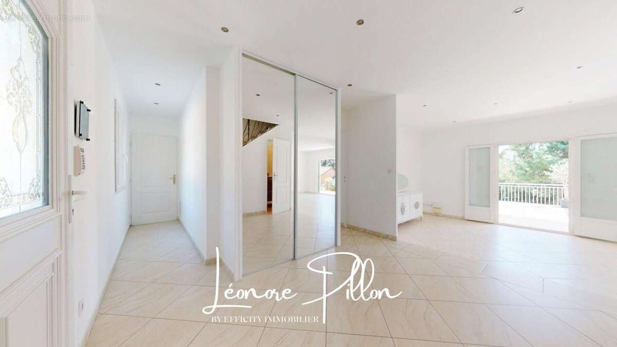 Maison 215 m² à Cessieu  - photo 3