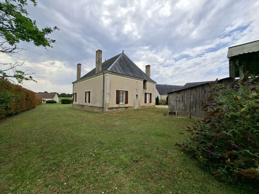 Maison à LA CHAPELLE-D'ALIGNE
