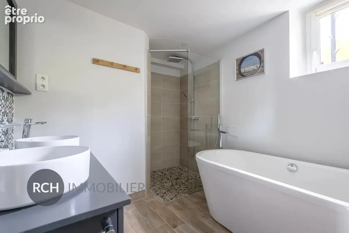 Boullay-Les-Troux - Charmante maison en pierre entièrement rénovée sur un joli jardin plat avec piscine - photo 12