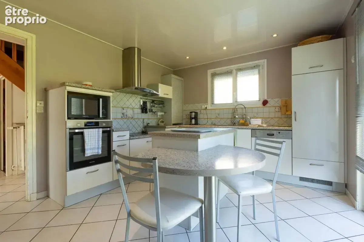 Maison sur sous-sol aménagé avec vue dégagée et piscine - photo 13