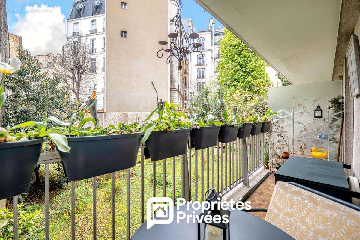 Appartement à PARIS-16E