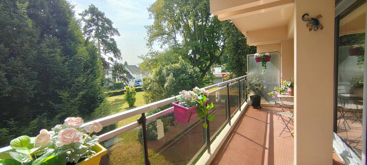 Appartement à LOUVRES