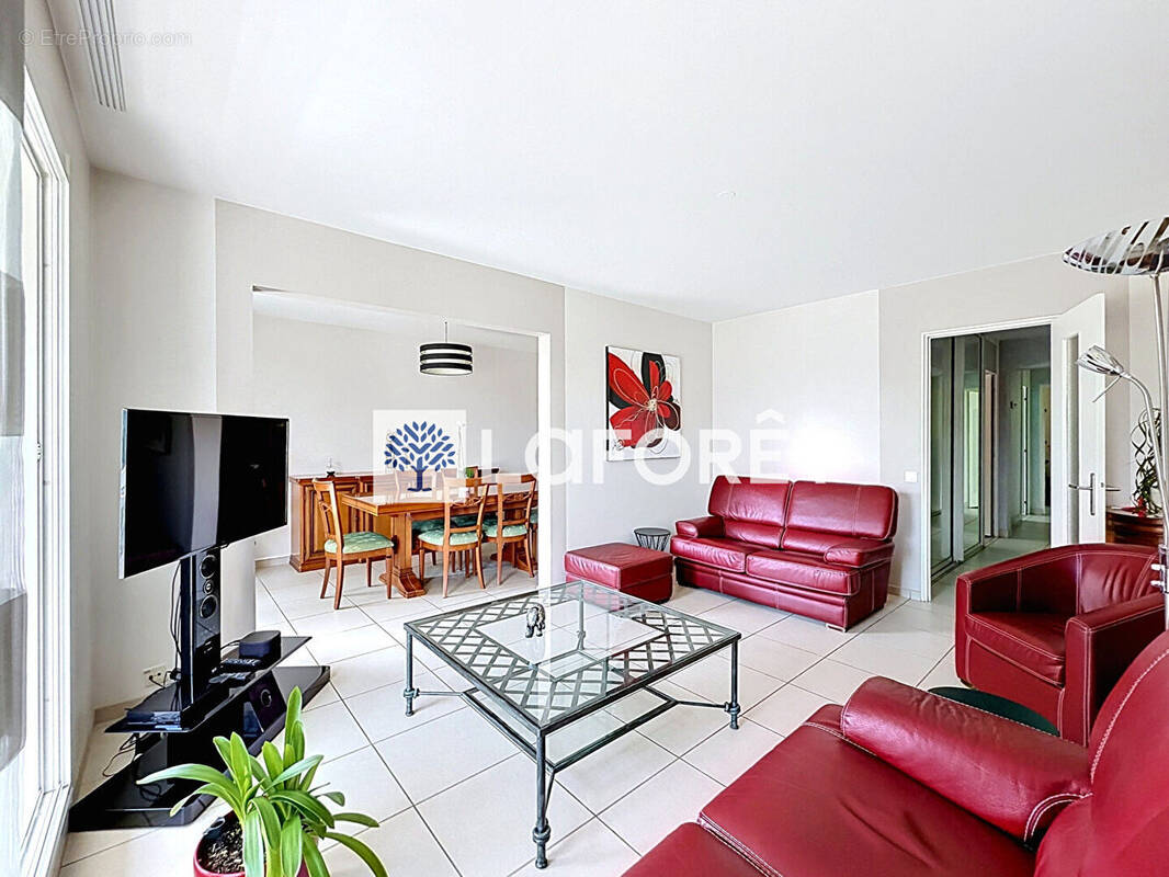 Appartement à DECINES-CHARPIEU