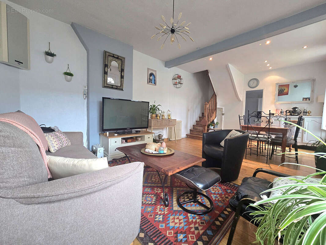TROUVILLE SUR MER - Maison 5 pièces avec terrasses et jardin, à pied de la gare et de la plage - photo 5