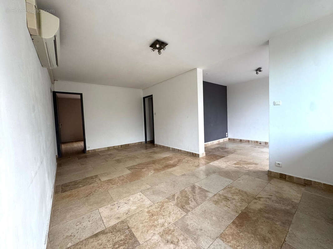 Appartement à MARSEILLE-9E