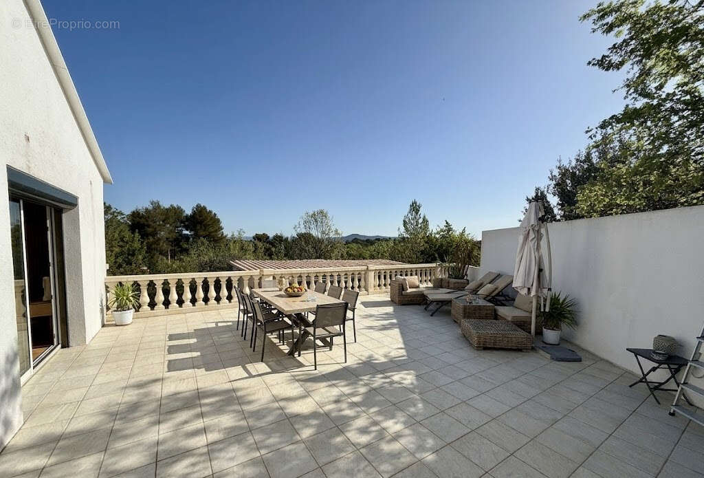 Maison à TOURVES