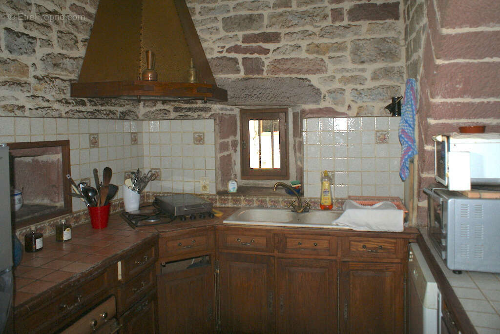 Maison à COLLONGES-LA-ROUGE