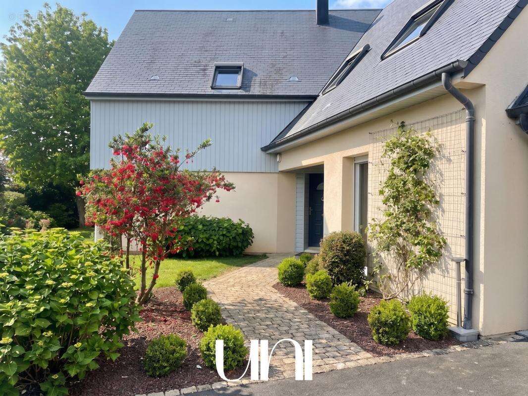 Maison 6 pièces de 210m2 avec double garage - PERIERS-SUR-LE-DAN - photo 19