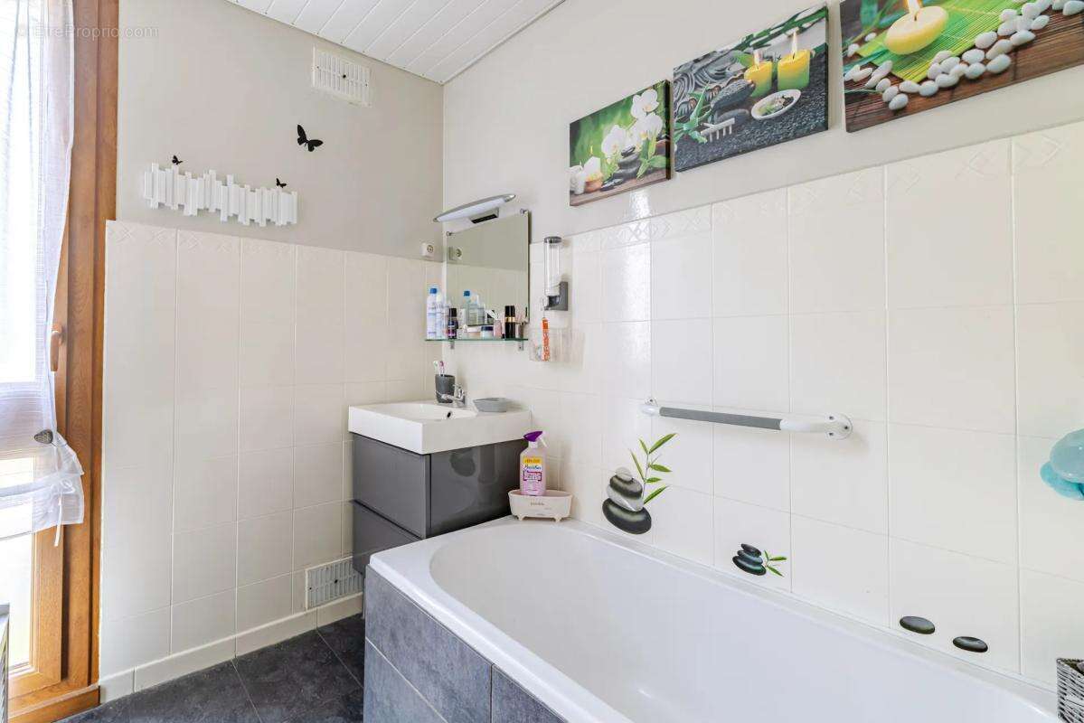 Appartement à CHILLY-MAZARIN