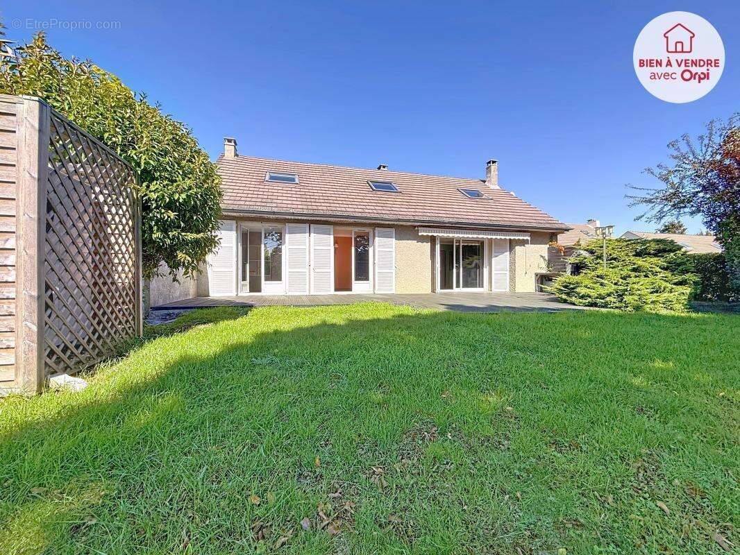 Maison à OINVILLE-SUR-MONTCIENT