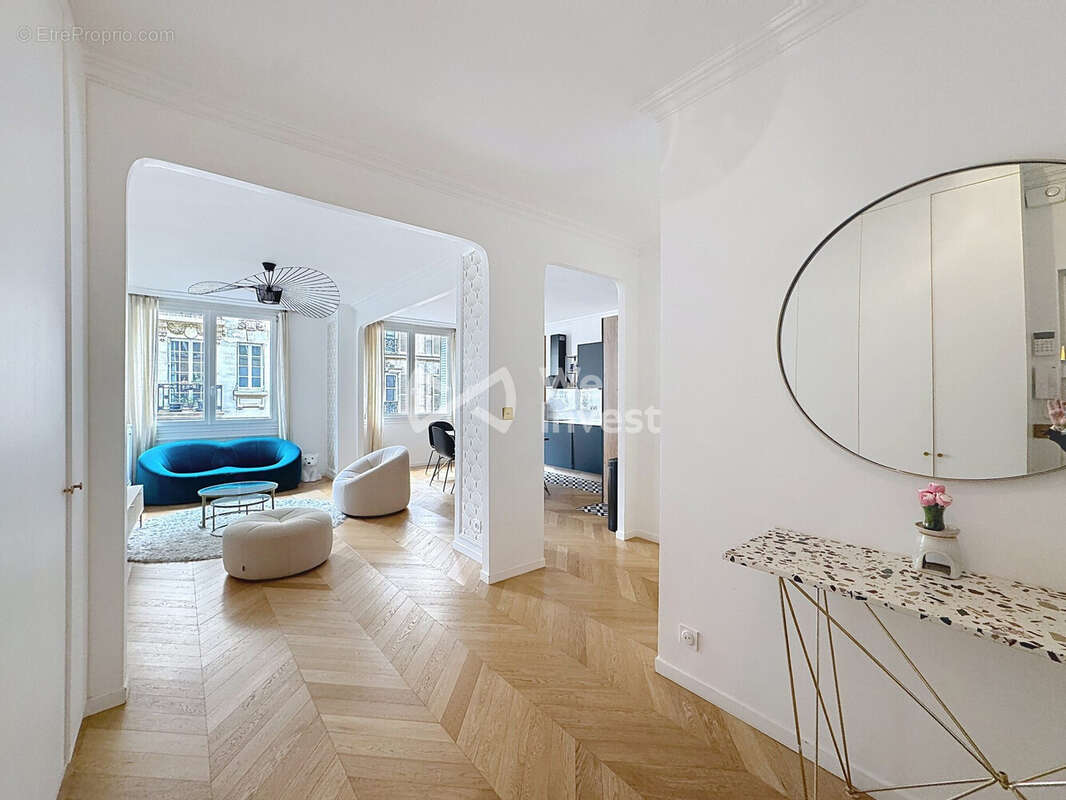 Appartement à PARIS-16E