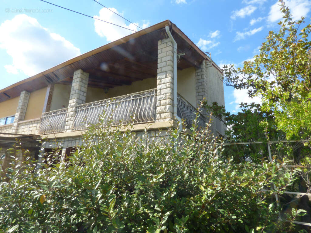 Maison à SAINTE-TULLE