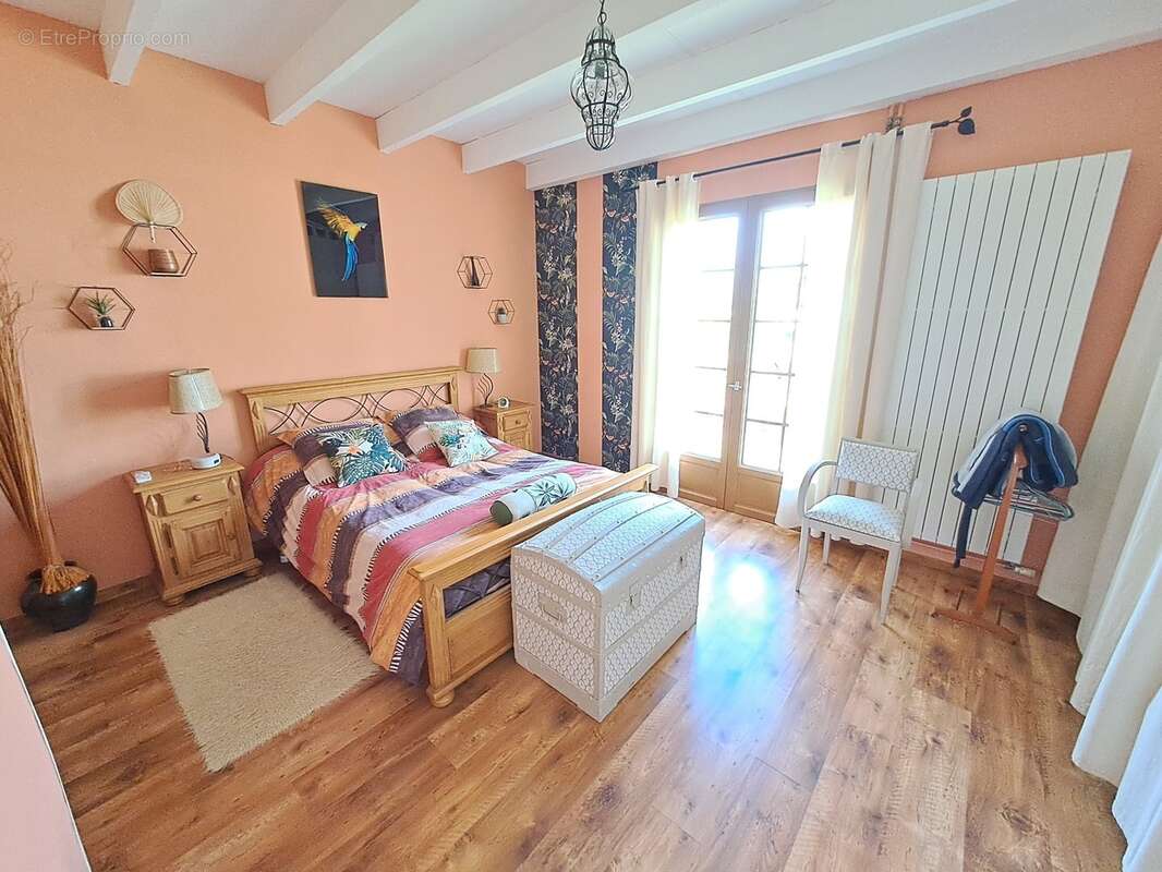 Maison à vendre 7 pièces SAINT MEDARD EN JALLES (33) - photo 5