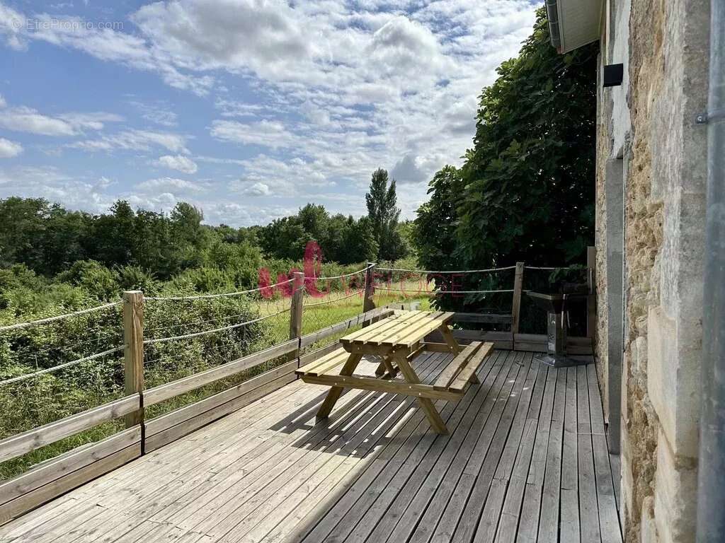 Plassac - propriété 150m² + gîte de charme - photo 13