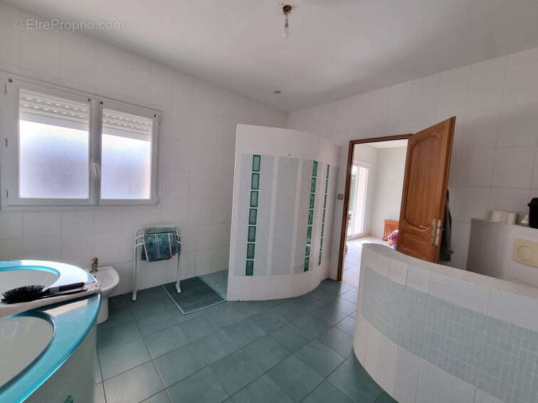 Maison à AMBARES-ET-LAGRAVE